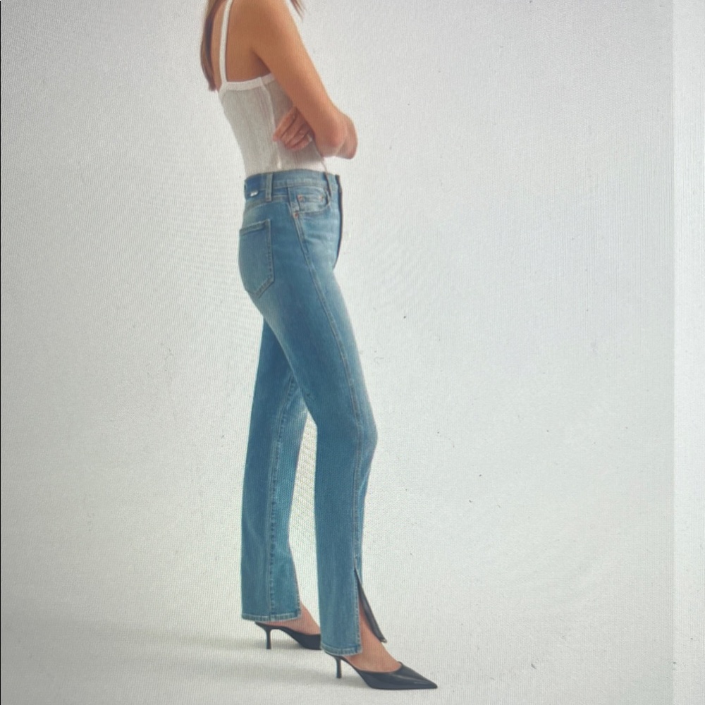 NWT: DAZE Downtown Slim Split Hem Jeans in Chatty Blue - Size 25
